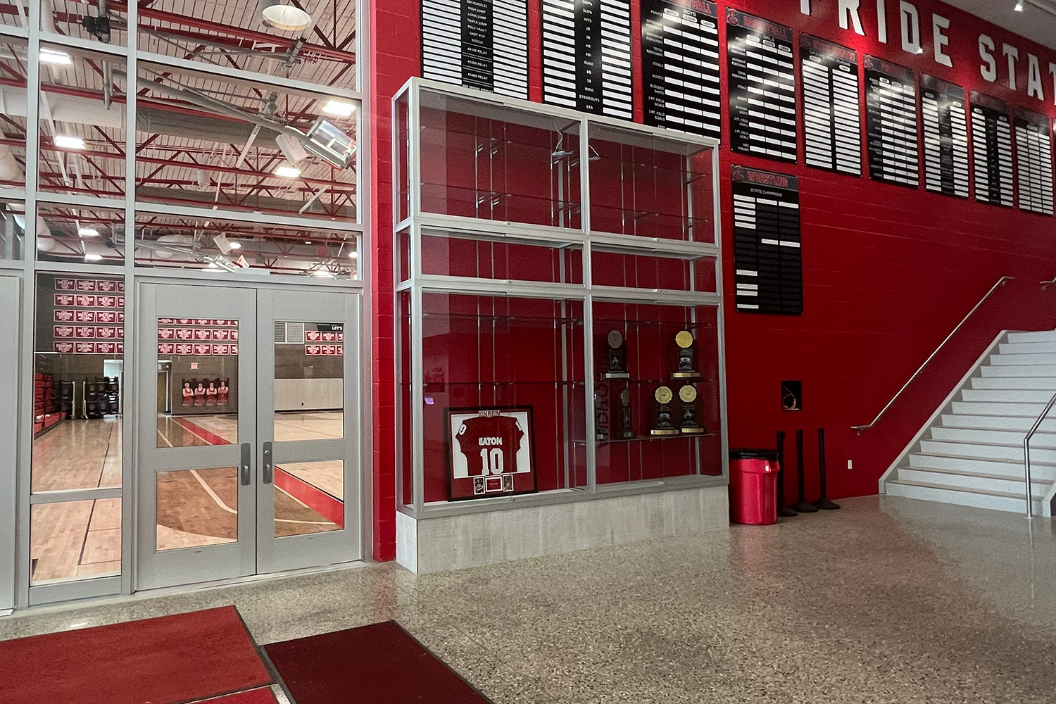 Custom Tube Frame Display Cases gallery image 1